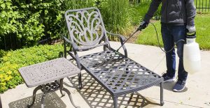 Outdoor metal furniture cleaner