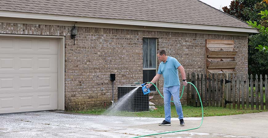 Clean your driveway with Wet & Forget
