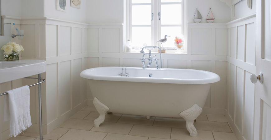 Forget scrubbing! Learn how to clean a tub with Wet & Forget Shower.