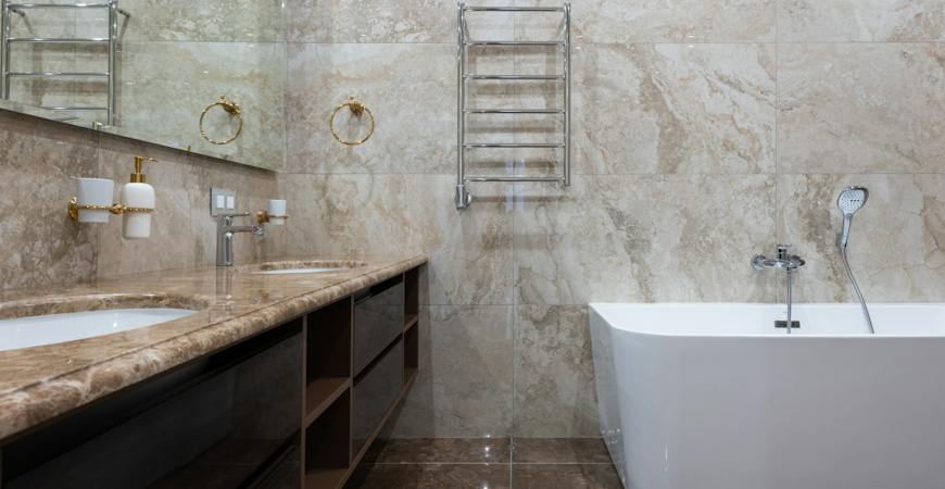 A soap scum-free tub and sink.