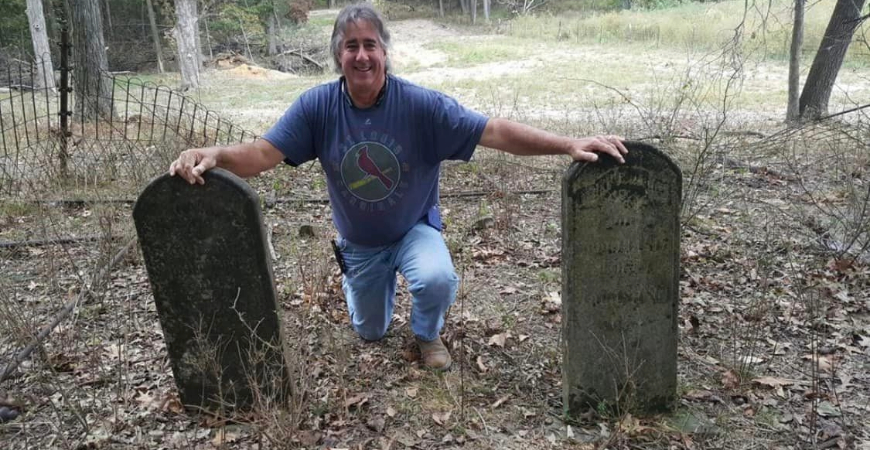 Headstones are susceptible to mold, moss, algae, and lichens.